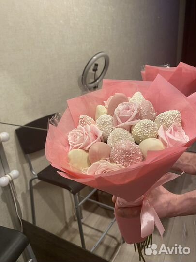 Клубника в шоколаде букеты