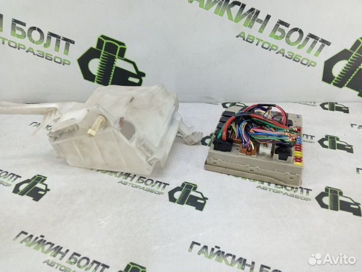 Блок предохранителей передний Nissan Note хэтчбек