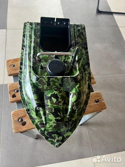 Прикормочный кораблик с gps