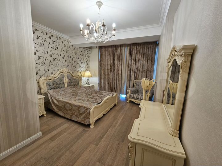 3-к. квартира, 130 м², 2/9 эт.