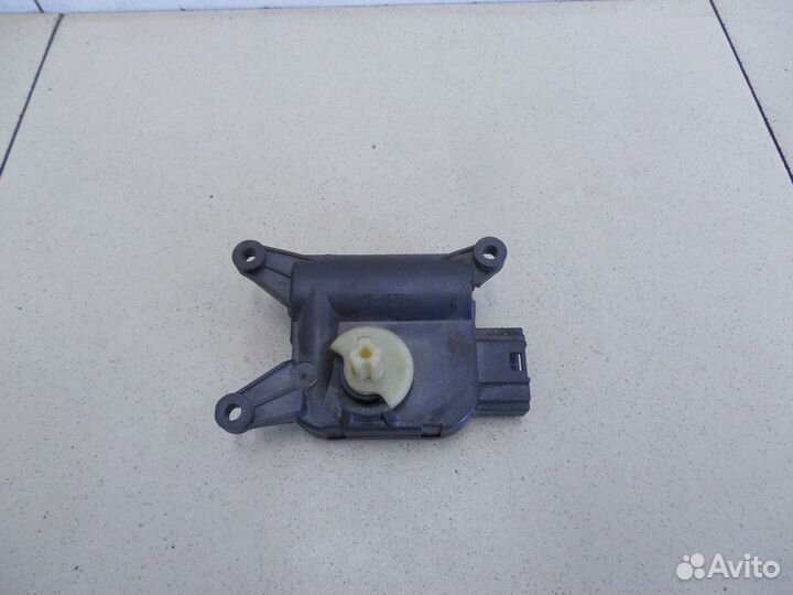 Моторчик заслонки отопителя Meriva 2003-2010