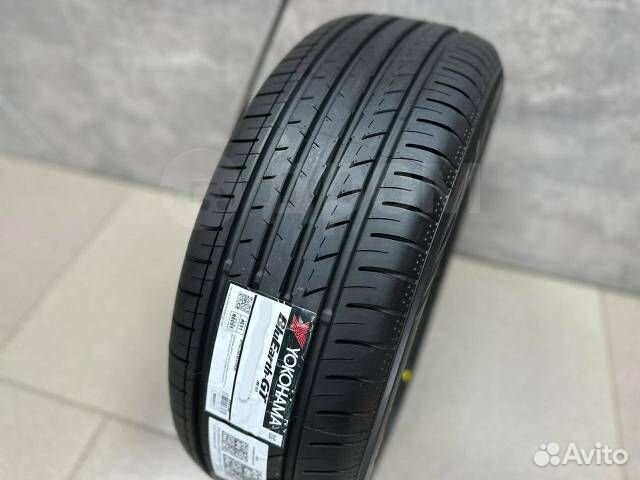 Yokohama BluEarth E51 215/60 R16