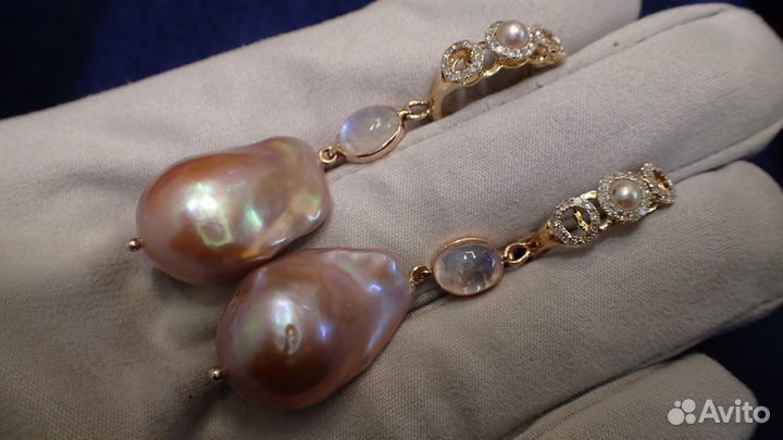 Золотые серьги с жемчугом и бриллиантами