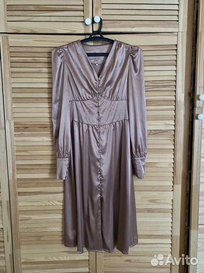Платье женское размер L в отличном состоянии