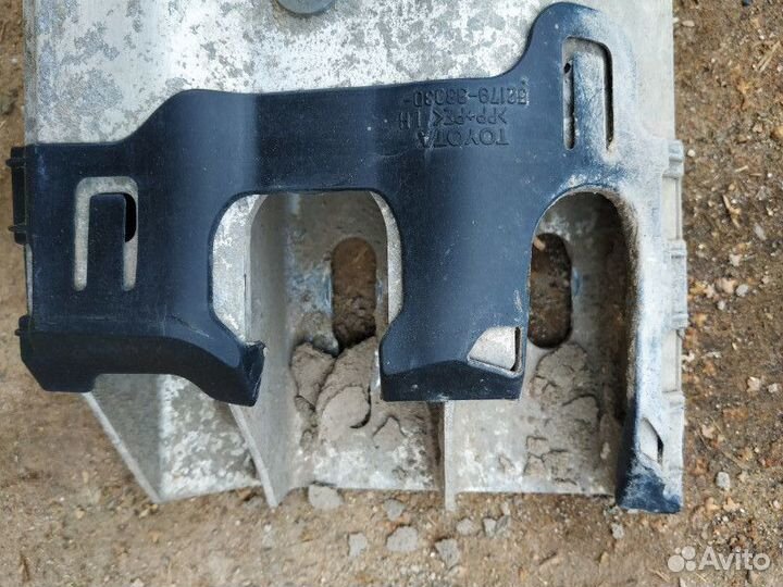 Усилитель бампера задний Toyota Camry 40