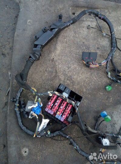 Проводка салона Ford Fiesta Mk6 седан 1.6 робот