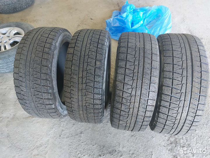 Bridgestone Blizzak Revo GZ 235/55 R17