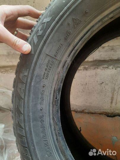 Bridgestone Blizzak VRX 205/60 R16 92Q