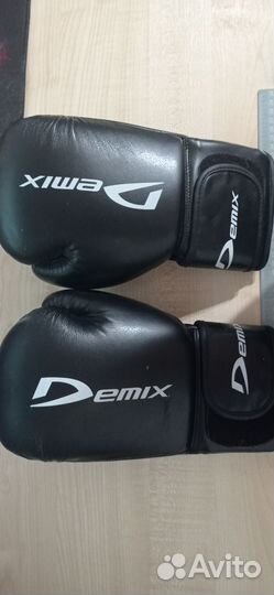 Боксерские перчатки 10 oz