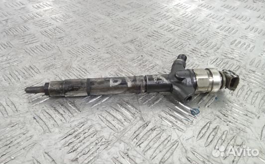 Форсунка дизельная toyota avensis T25 (6BR08AL04)