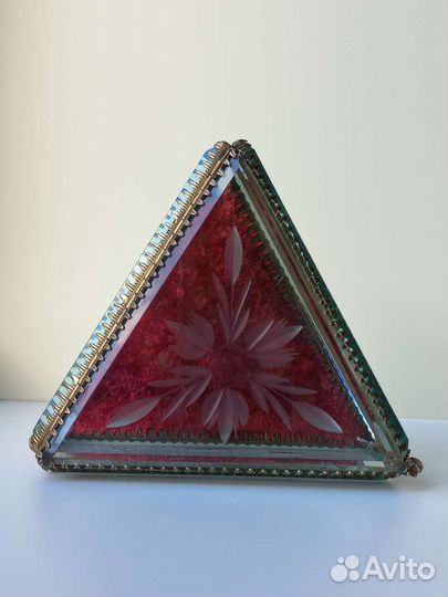 Старинная шкатулка ларец. Латунь стекло фацет