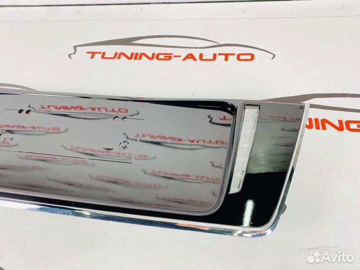 Накладка под номер на 5-ю дверь Lexus LX570 K6171