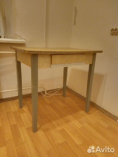 Кухонный стол