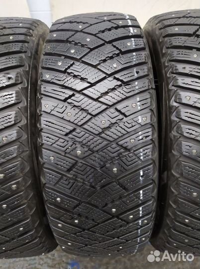 Goodyear Ultragrip Ice Arctic 215/60 R16 98W