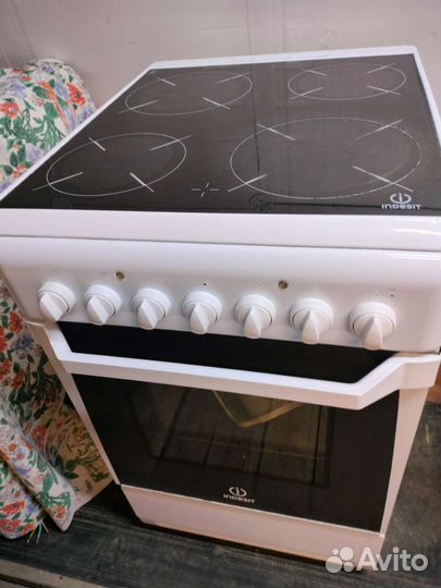 Плита электрическая стеклокерамика Indesit