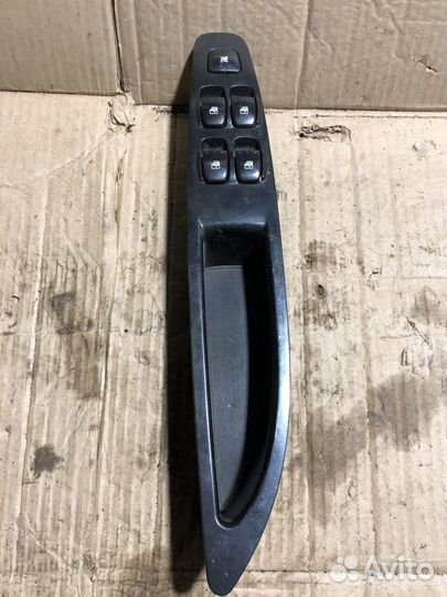 Блок кнопок стеклоподъемника Brilliance M2