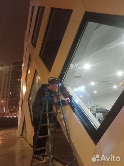 Замена уплотнителя на пластиковых окнах