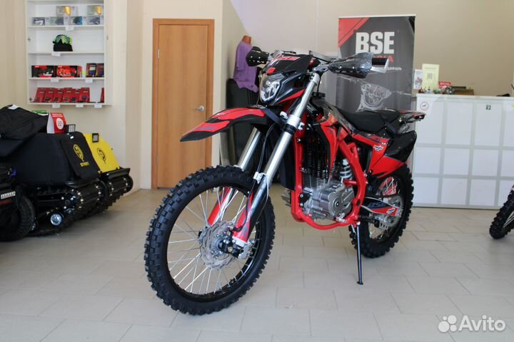 Эндуро / кроссовый мотоцикл BSE Z11 4V