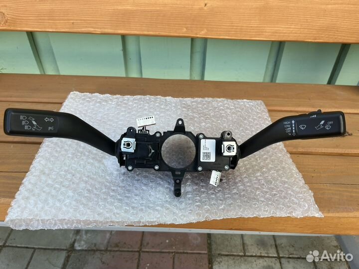 Переключатель подрулевой VAG 1K953521AD Octavia A5