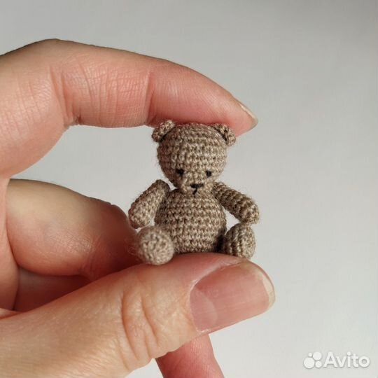 Мишка 3,5 см. Миниатюра вязаная