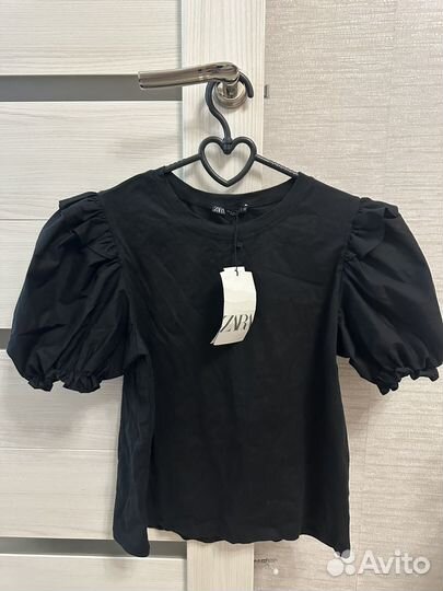 Zara футболка черная с воланами
