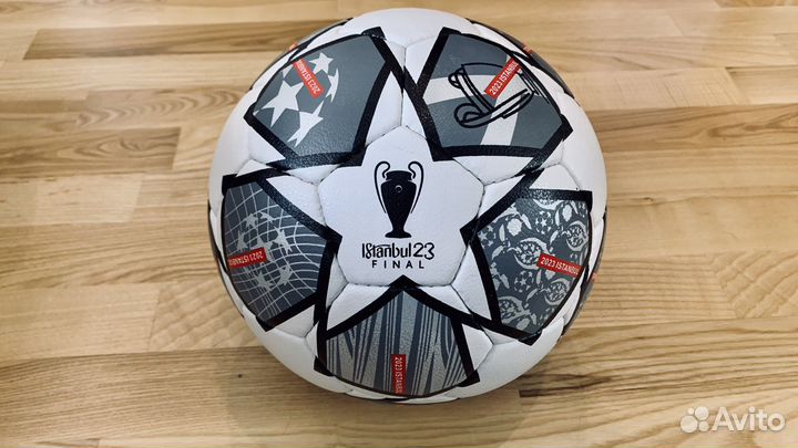 Футбольный мяч adidas лига чемпионов 2023