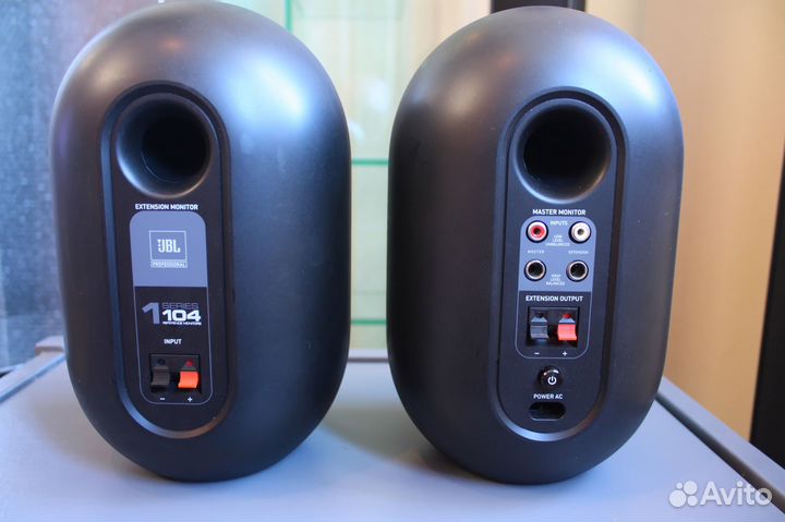 Студийные мониторы JBL 104 black