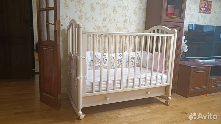 Детская кроватка