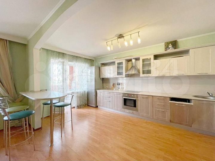 3-к. квартира, 94 м², 8/9 эт.