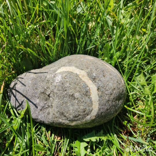 Уникальный камень с полумесяцем