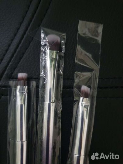 Декоративные серебряные броши