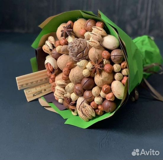 Ореховый букет на 1 сентября