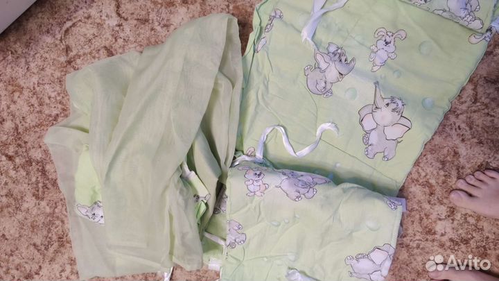 Комплект в детскую кроватку с бортиками