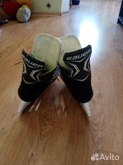 Продаю коньки bauer клюшки bauer ccm