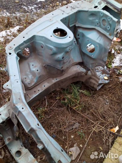 Четверть передняя правая тойота Рав 4 кузов 10