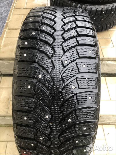 Bridgestone Blizzak Spike-01 205/55 R16 93