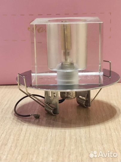 Светильник встраиваемый