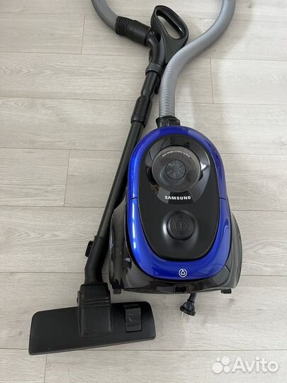 Пылесос samsung SC18M2110SB