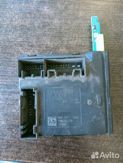 Блок комфорта двери передний правый Volkswagen