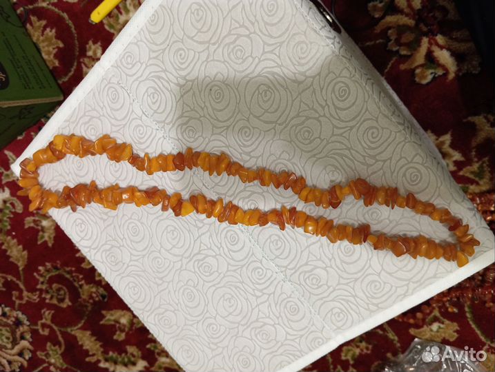 Янтарные бусы