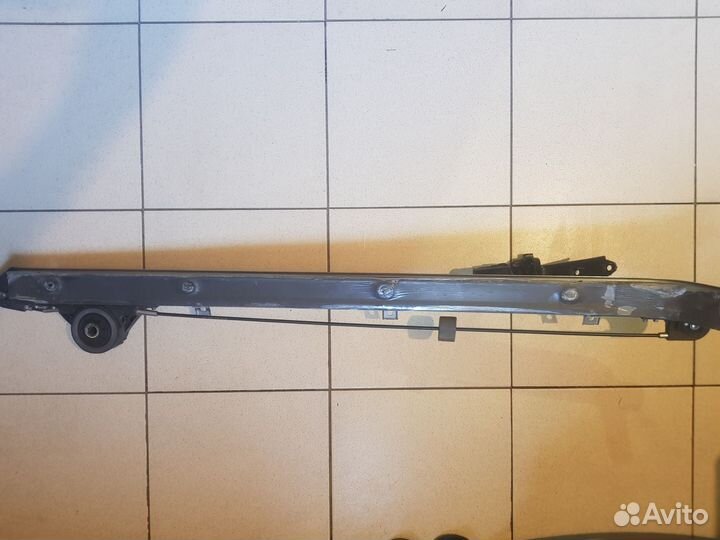 Направляющая сдвижной двери volkswagen правая