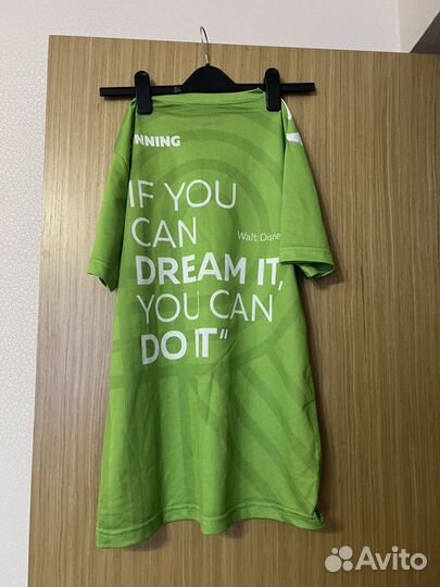 Спортивная футболка М женская