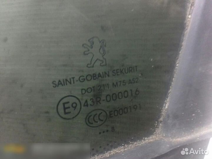 Стекло двери передней левой Peugeot 308 2007