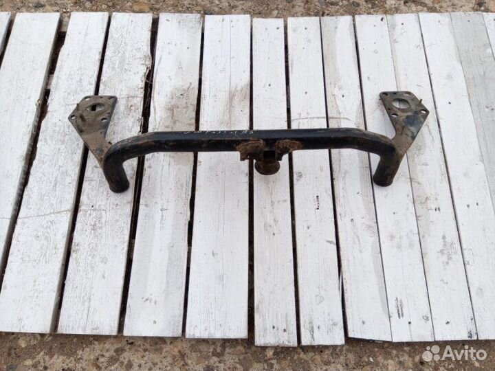 Балка подрадиаторная Volkswagen Passat B5