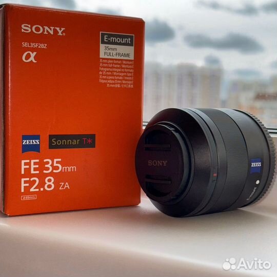 Объектив Sony Zeiss FE 35mm F2.8