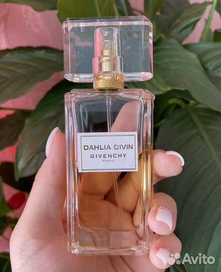 Парфюмерная вода Dahila Divin Givenchy