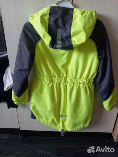 Продам куртку демисезонную для девочки на рост 128