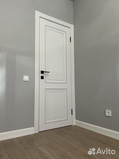 Установка межкомнатных дверей и плинтуса мдф