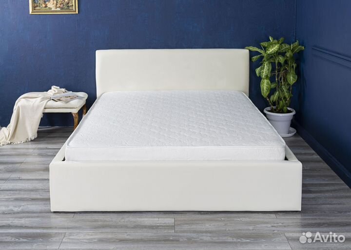 Кровать с матрасом