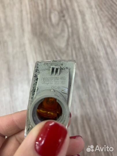 Повторитель поворота передний правый Opel Corsa D